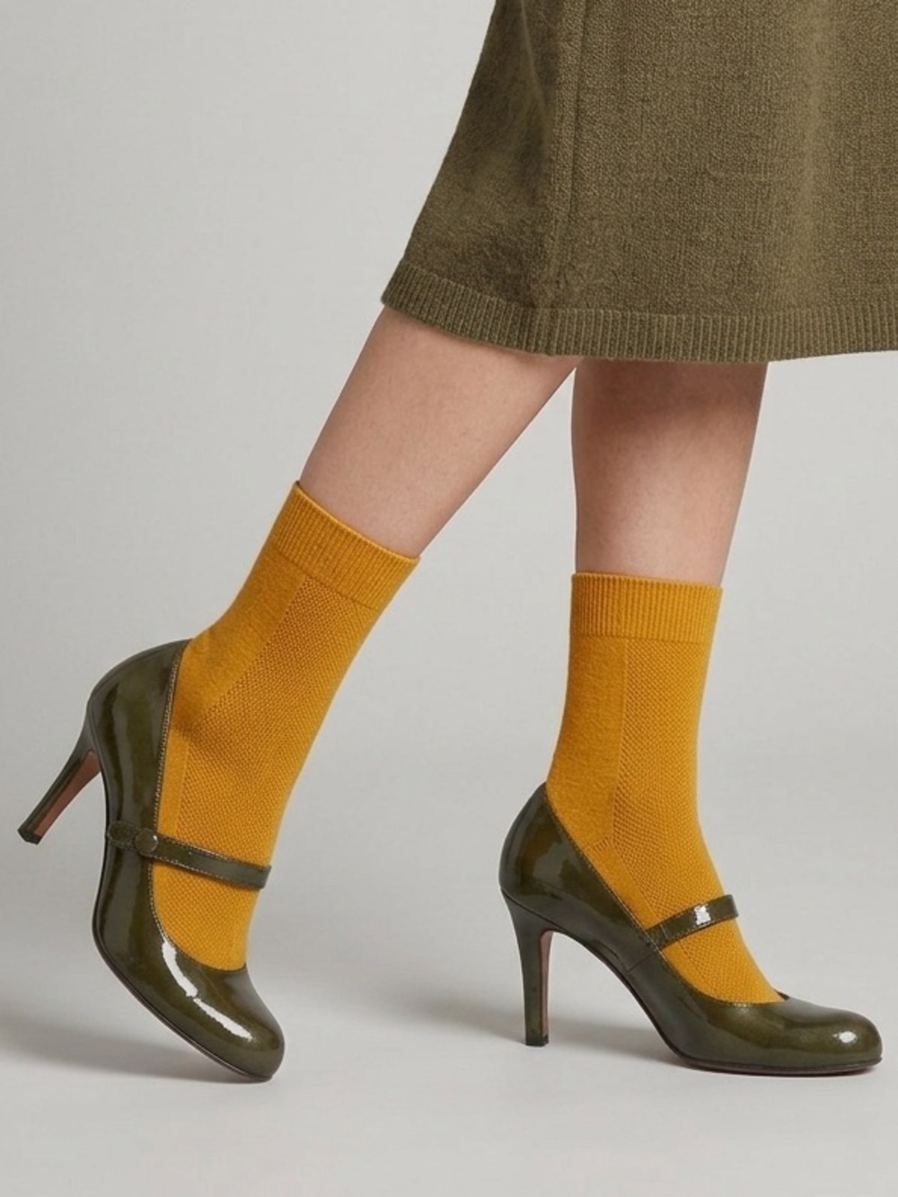 Via Spiga Dark Green Patent Leather Mary Jane Heels - 5 - 5.5US